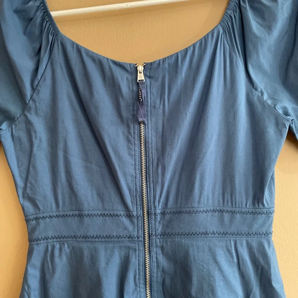BCBG Steel Blue Shirt Sleeved On or Off the Shoulder Dress. Size 0 - Picture 7 of 9